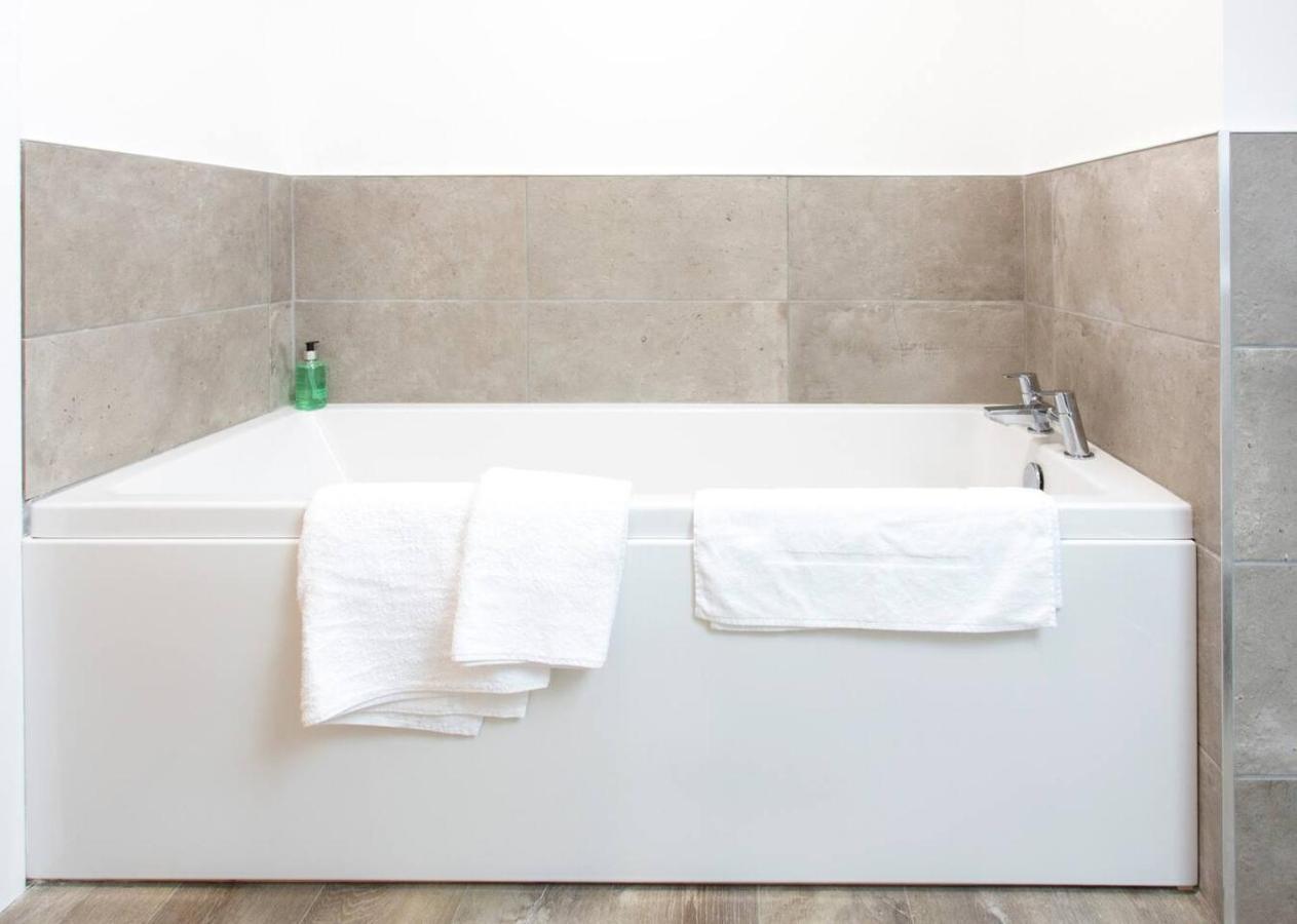 Remarkable 2-Bed Apartment In Culross מראה חיצוני תמונה